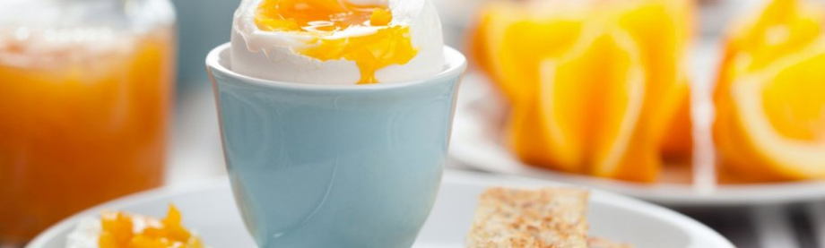 egguf de poule bouilli le principal produit du régime aux œufs pour la perte de poids. 