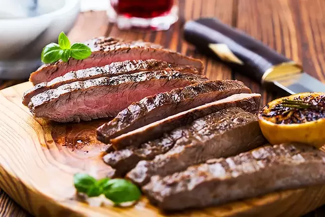 Steak grillé sur un régime sans glucides